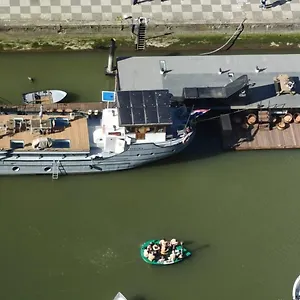 De Coaster & Aquarium Ponton Botel